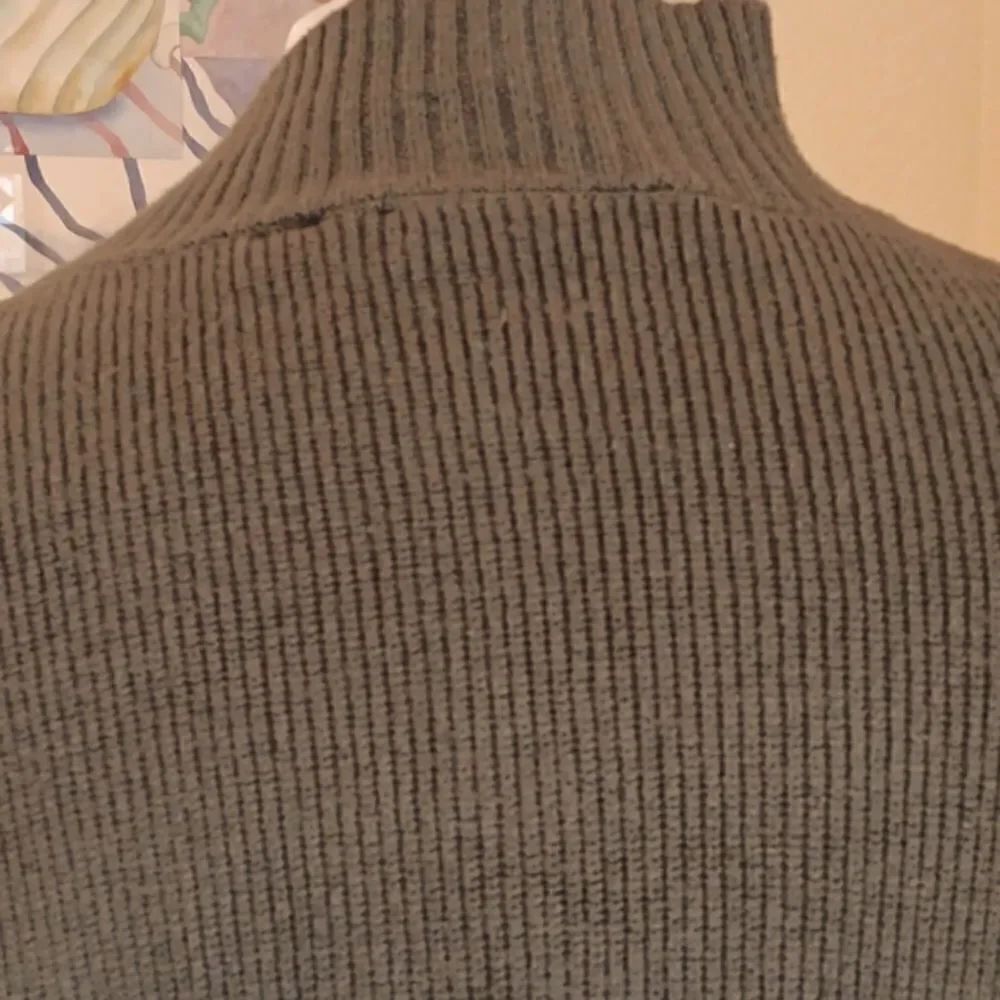 Cyrus Olive Sweater - Picture 6 of 10